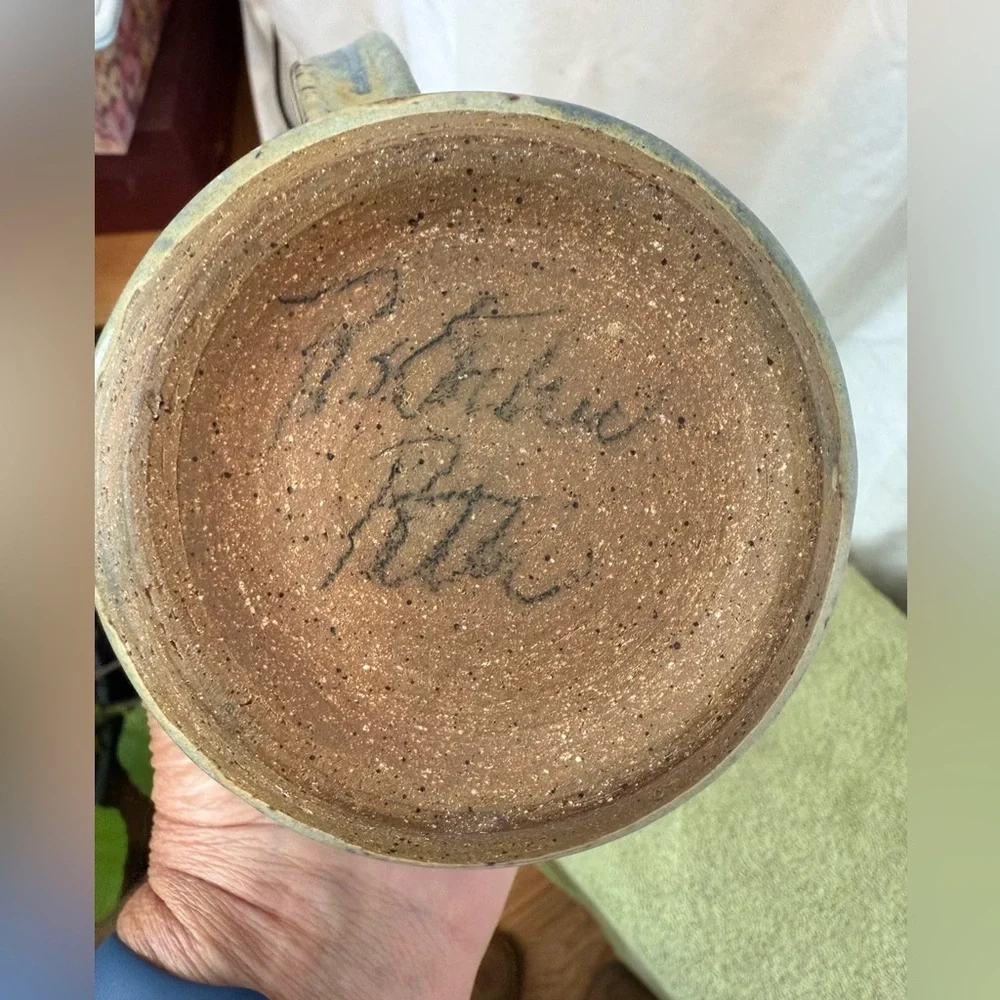 Hand Thrown & Signed Artisan Pottery Coffee Mug Approx 4x4 Plus Handle‎